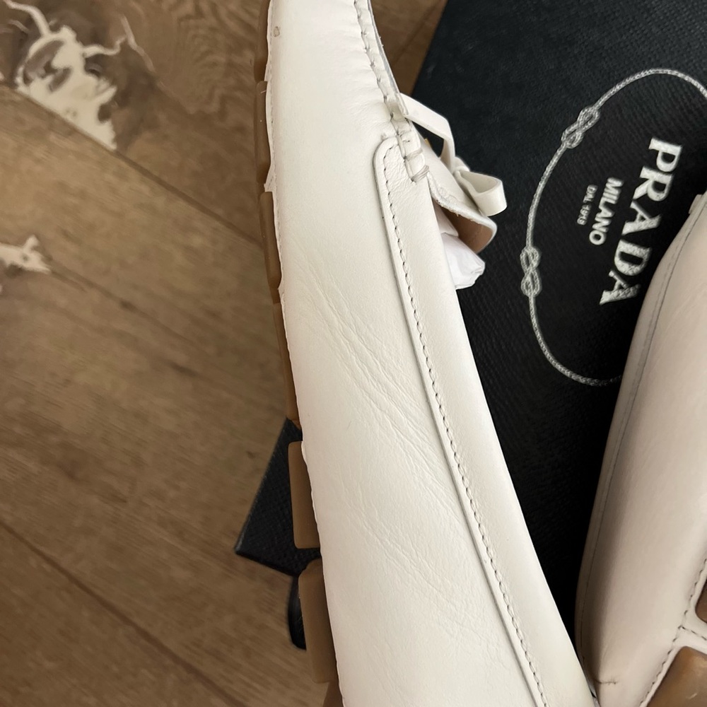 PRADA WHITE LEATHER BOW LOAFERS - Picture 5 of 10